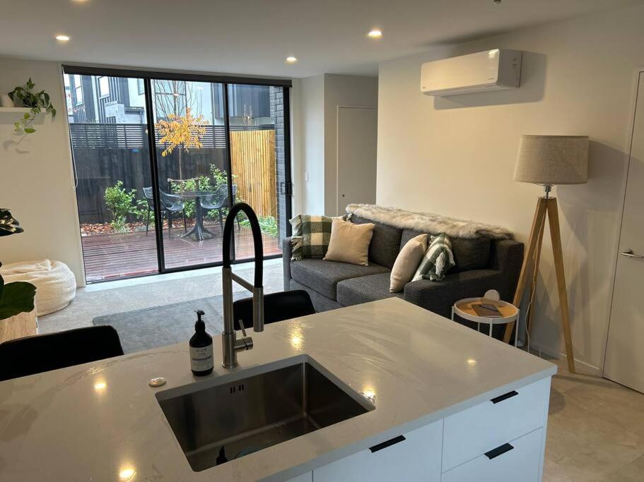 Luxury 2 Bedroom Hideout Near Cbd,Merivale Mall Крайстчърч Екстериор снимка